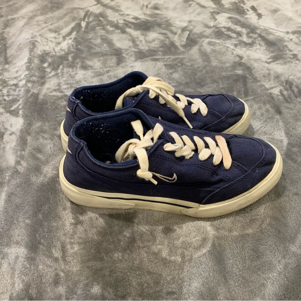 Vintage Nike shoes